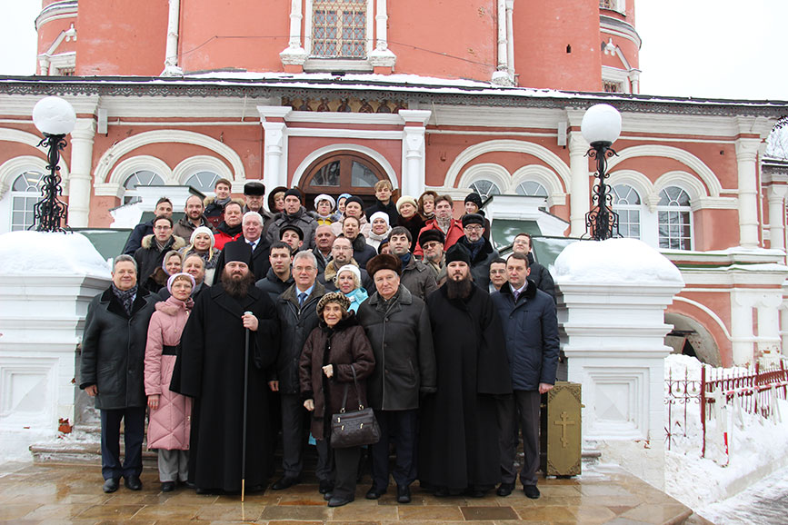 Церемония началась со сбора участников у Большого собора Донской Богоматери Донского монастыря