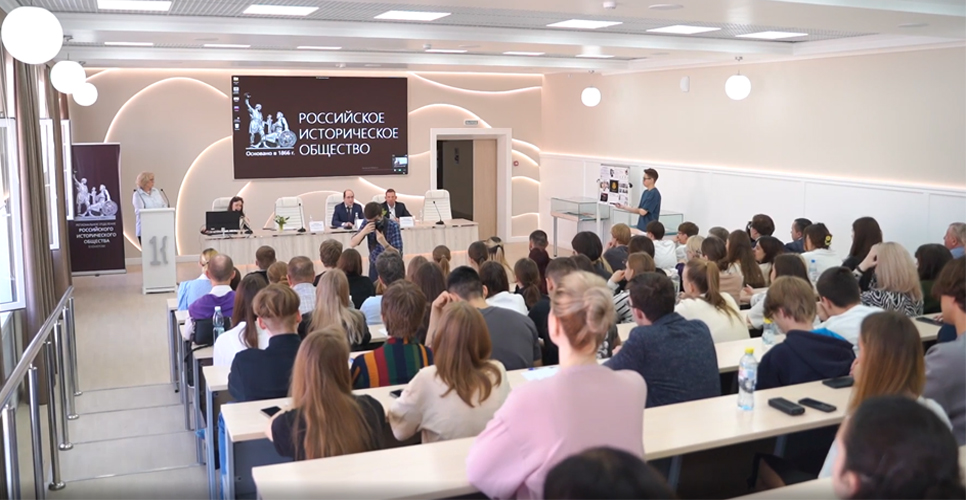 В Кемерово открылась выставка к годовщине начала Гражданской войны в Сибири