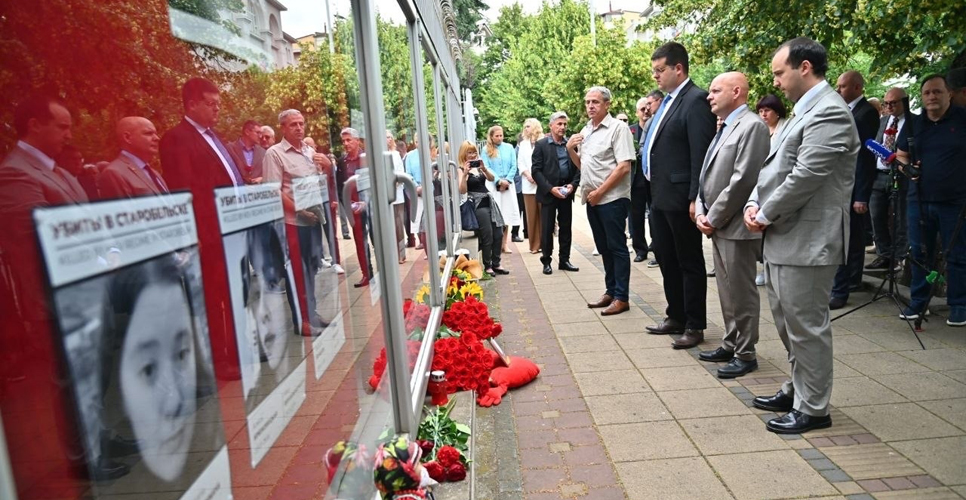 Сербские историки возложили цветы в память о жертвах удара по Старобельску