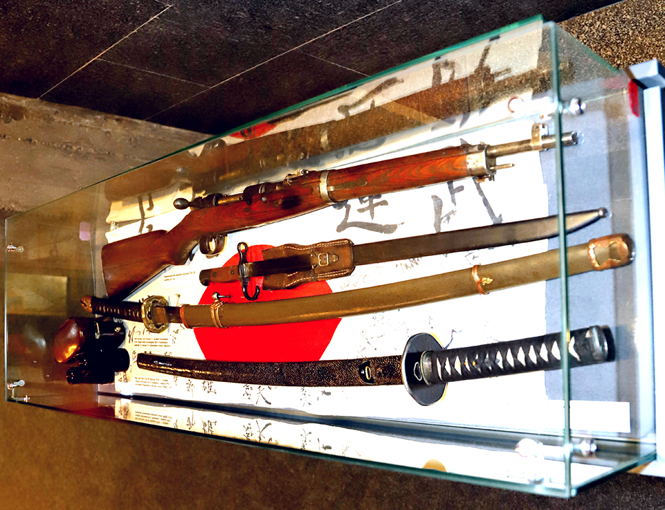 Губернатор Волгоградской области посетил выставку к юбилею окончания Второй мировой войны 