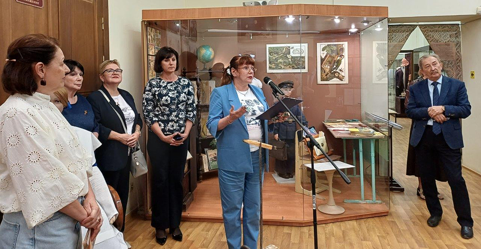 В Саратове открылась выставка, посвящённая Году педагога и наставника