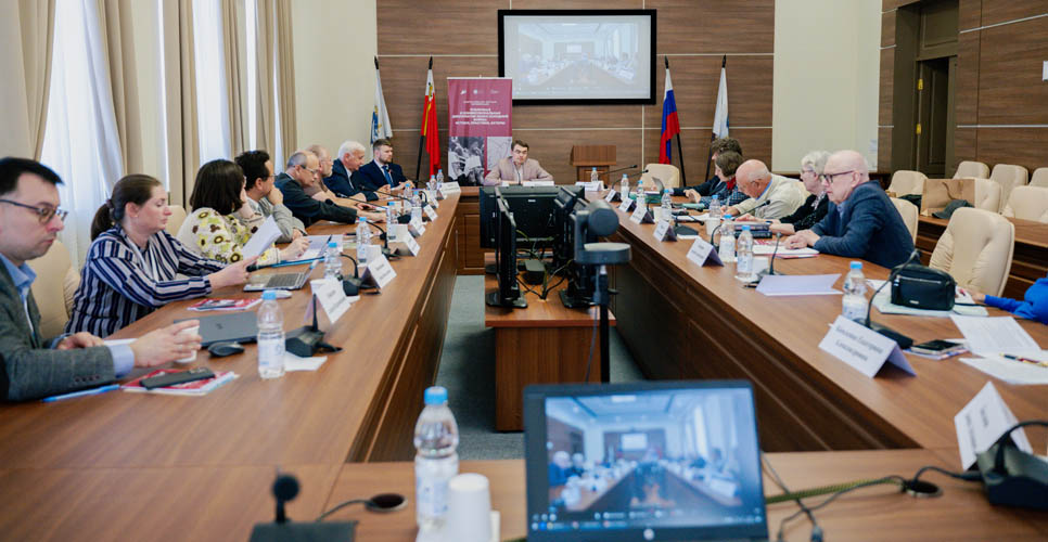 В СмолГУ прошла конференция, приуроченная к 80-летию начала холодной войны