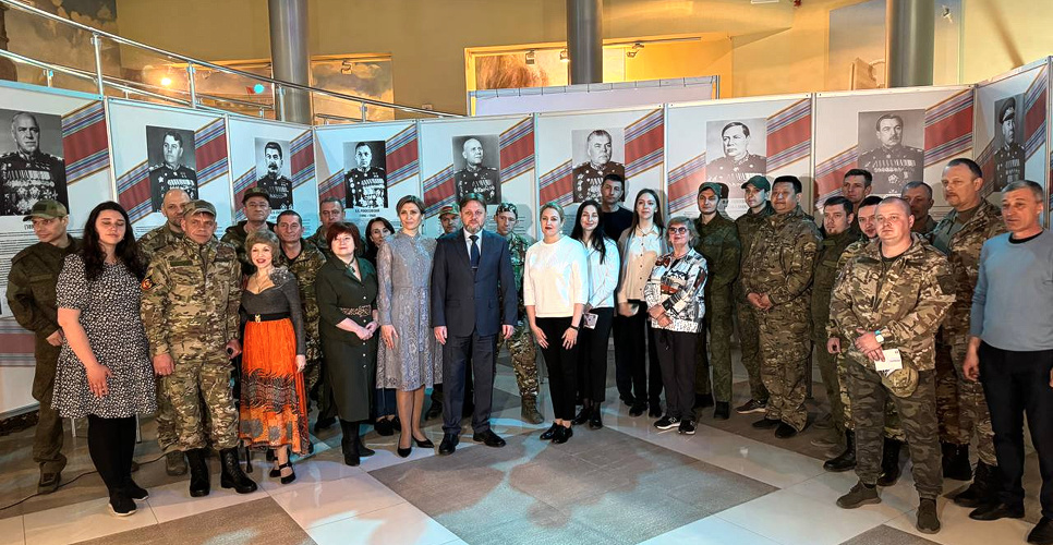 Выставка о главных символах великой Победы стартовала в Донецкой Народной Республике