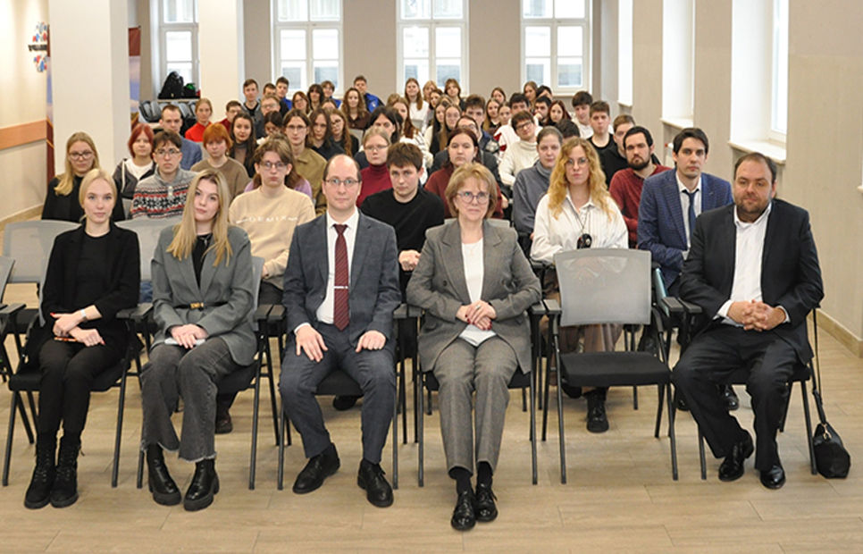 25 февраля 2026 года председатель Правления Российского исторического общества Р.Г. Гагкуев встретился со студентами Тверского государственного университета