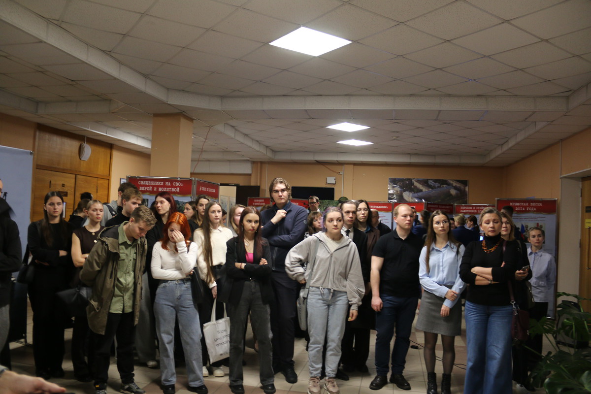 В Петрозаводске состоялось открытие выставки «Чужие и СВОи. Обличия и лица»