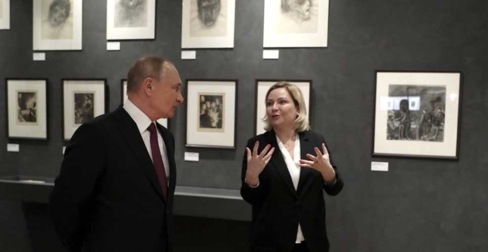Президент России Владимир Путин посетил Московский дом Достоевского