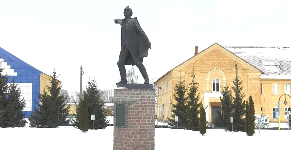 Памятник полководцу Александру Суворову демонтировали в Полтаве