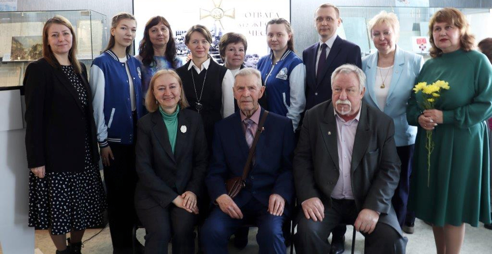 В Алтайском крае открылась историко-документальная выставка «Отвага, мужество и честь»