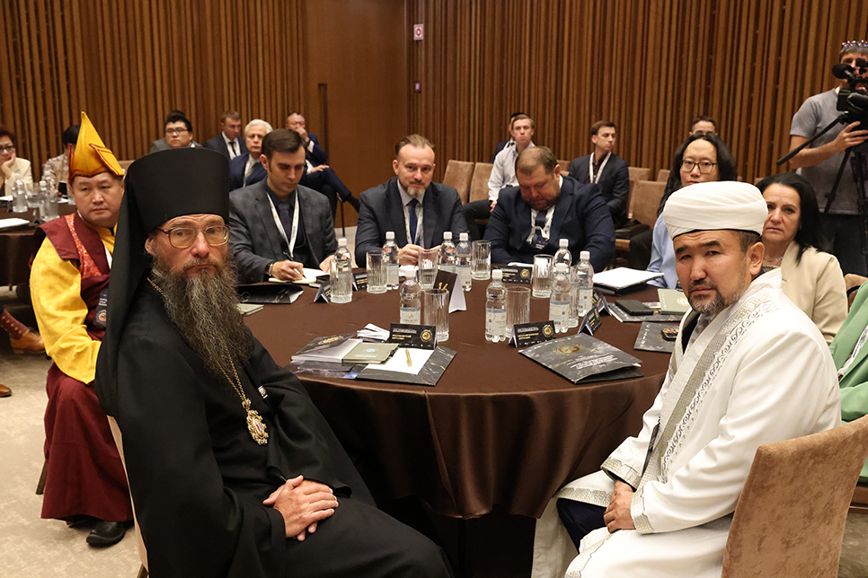 В Горно-Алтайске начала работу конференция «Алтай – прародина тюрков. К истории зарождения тюркской цивилизации»