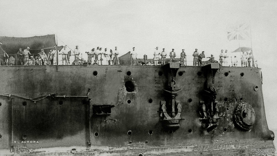 24 мая 1900 года на воду был спущен крейсер «Аврора»