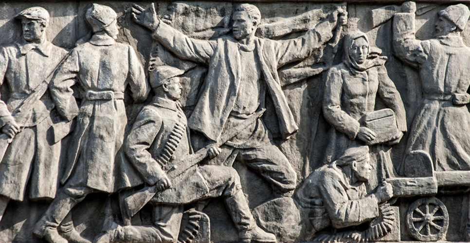 Время, застывшее в камне. Барельефы на фасаде Государственного архива Российской Федерации