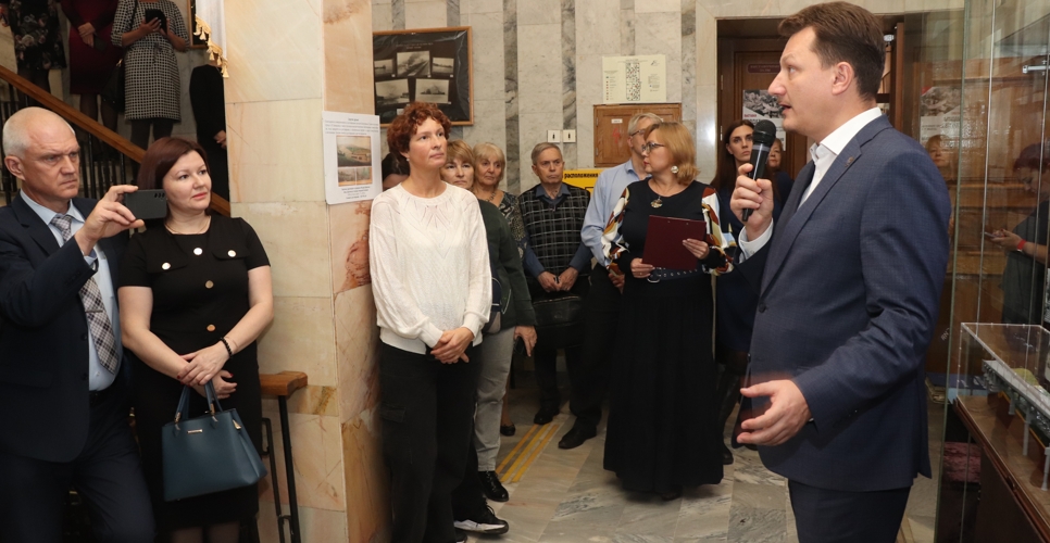 В Саратовском музее краеведения открылась выставка, посвящённая мостам-юбилярам