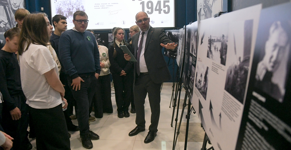 Жители Донецка ознакомятся с выставочным проектом «Отражение: 1941 – 1945 гг.»