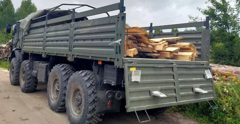 Орловские учёные отправили груз пиломатериалов для десантников на курском приграничье