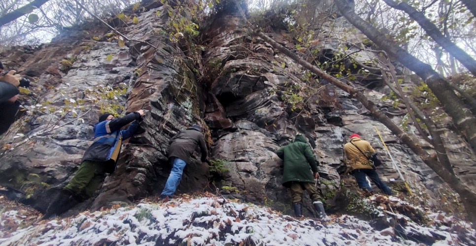 Археологический отряд Хабаровского краевого музея обнаружил уникальные наскальные рисунки