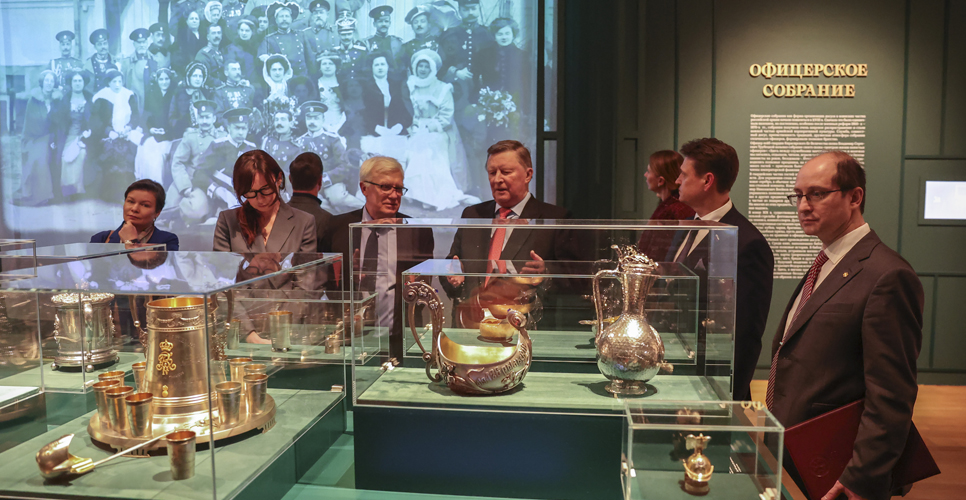 В ГИМ открылась выставка «Сокровища полковых музеев»