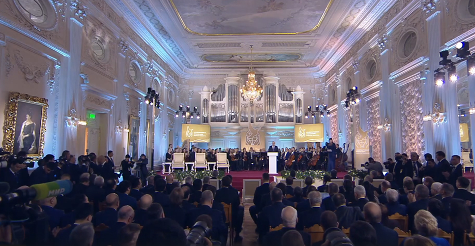 Владимир Путин вручили Международную премию мира имени Льва Толстого президентам трёх стран