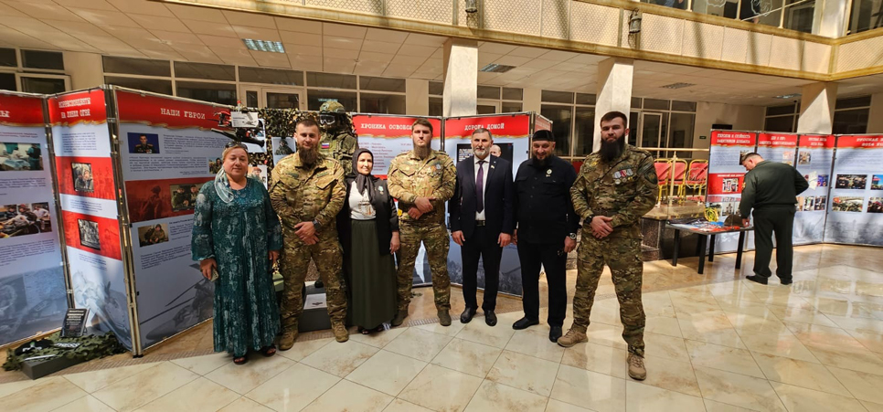 В Чеченской Республике состоялось открытие выставки «Чужие и СВОи. Обличия и лица»