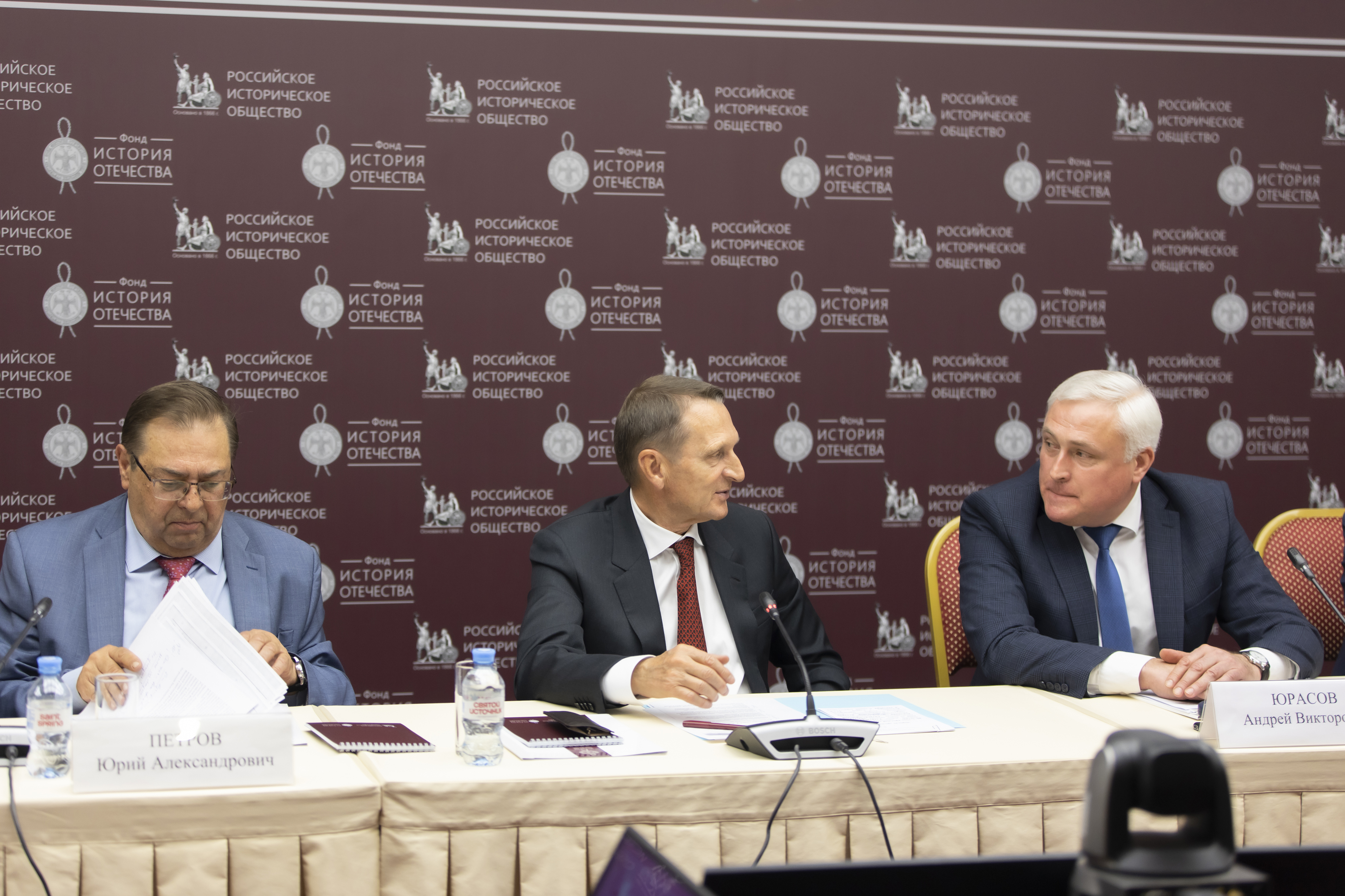 В Доме РИО прошёл круглый стол и открылась выставка к 80-летию завершения Второй мировой войны