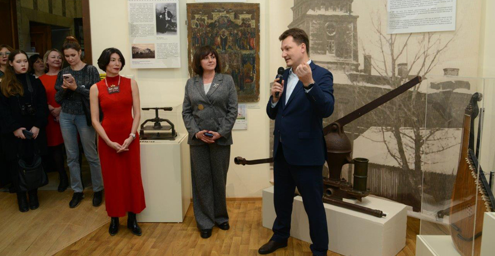 В Саратовском музее краеведения открылась выставка экспонатов из музеев области