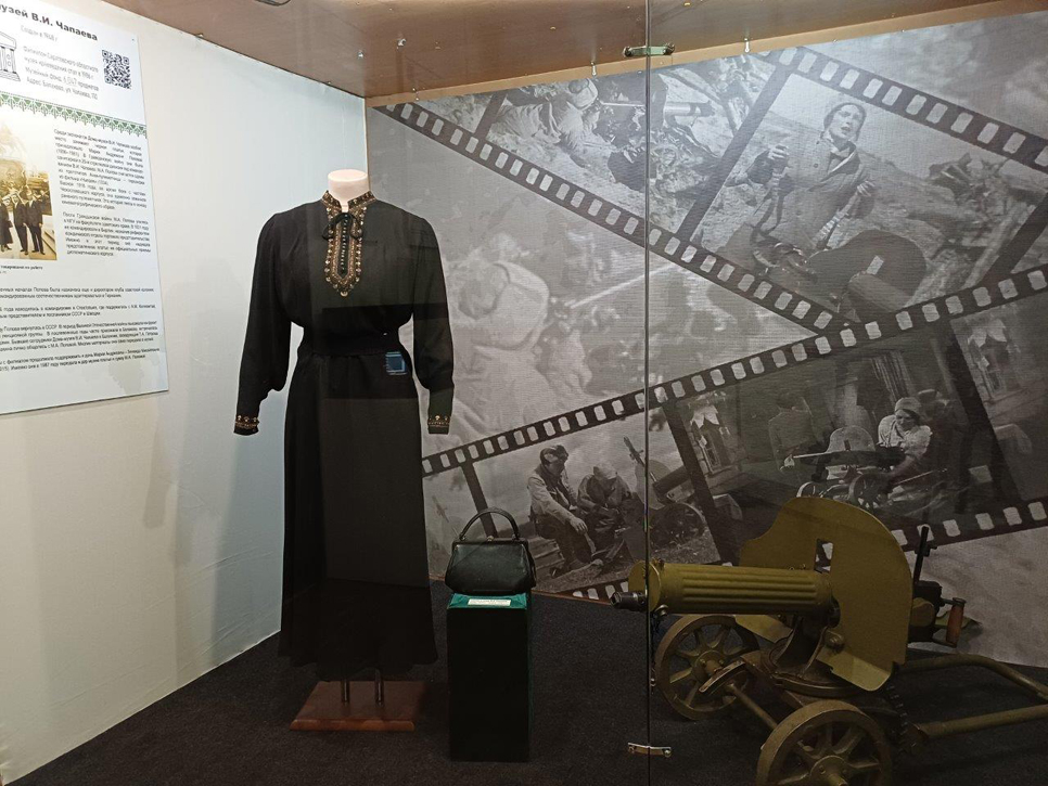 В Саратовском музее краеведения открылась выставка экспонатов из музеев области