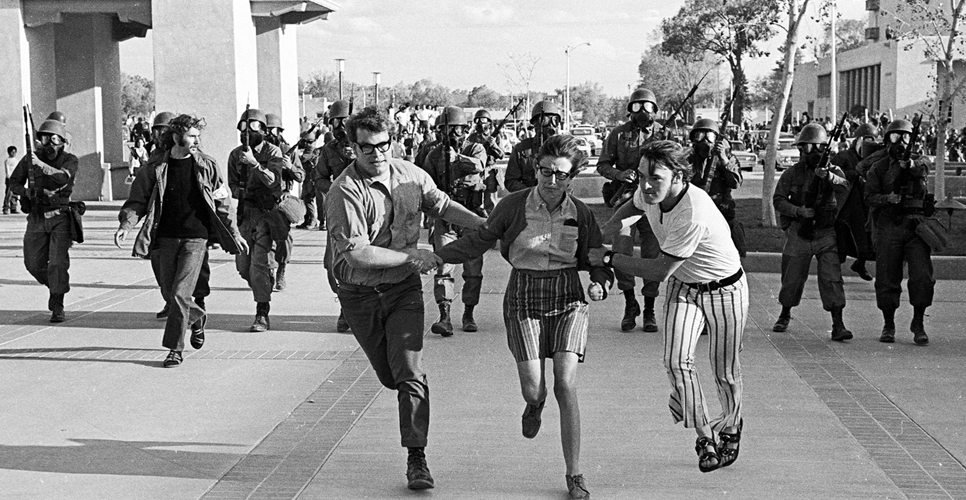 4 мая 1970 года бойцы Национальной гвардии США открыли огонь по студентам в Кенте
