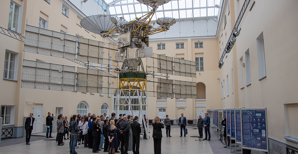 История Арктики в филателии: выставка «Сокрушая льды» стартовала в Петербурге