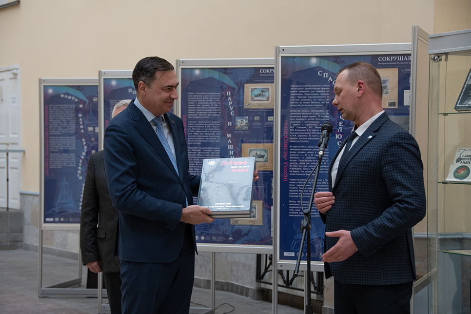 История Арктики в филателии: выставка «Сокрушая льды» стартовала в Петербурге