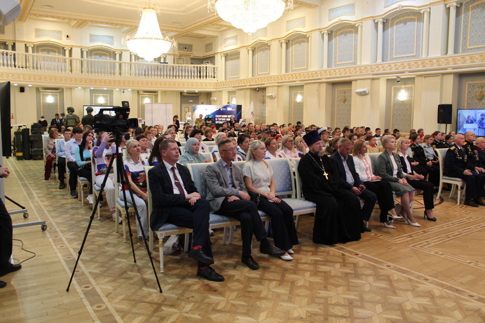 В Ижевске открыли выставочный проект «Сохраним память о Героях нашего времени»