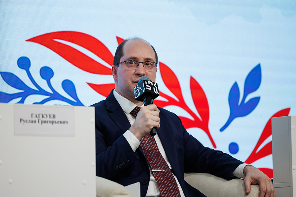 Руслан Гагкуев принял участие в семинаре, посвящённом Кавказской туземной конной дивизии