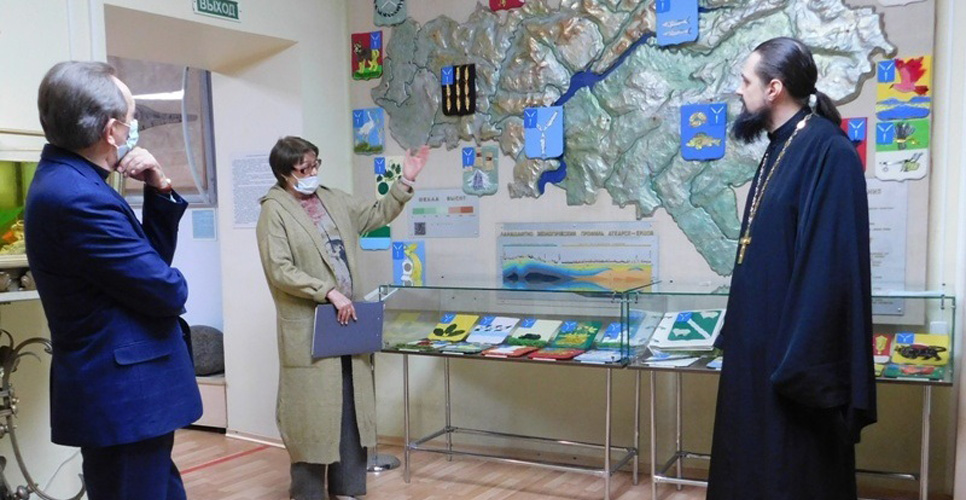 В Саратовском музее открылась минивыставка «Тактильный краеведческий атлас»