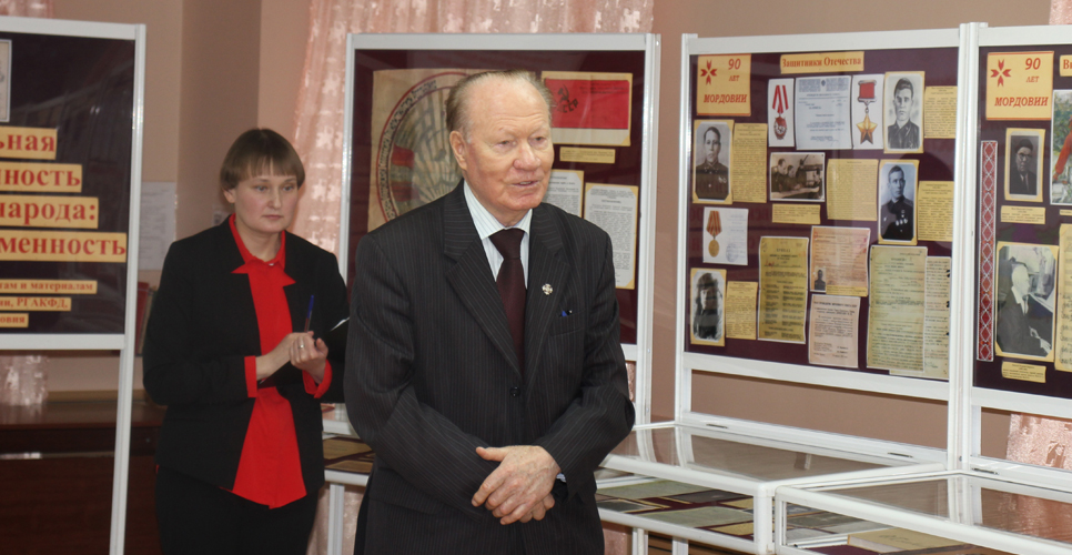 Состоялось открытие выставки, посвященной 90-летию Мордовской автономии