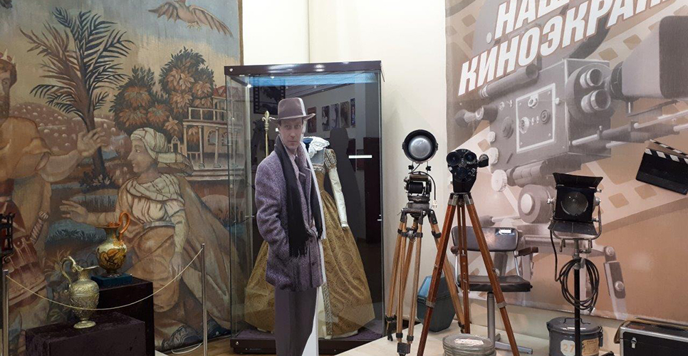В Саратове открылись две выставки из Государственного музея кино