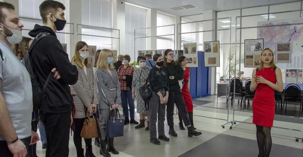 В Волгограде открылась выставка документов и фотографий «Несбывшаяся эпоха перемен»