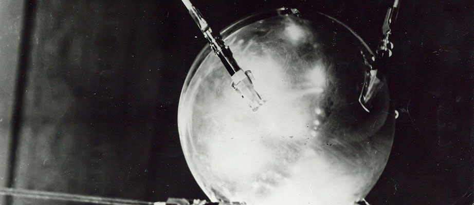 4 октября 1957 - в СССР произведён запуск первого искусственного спутника Земли